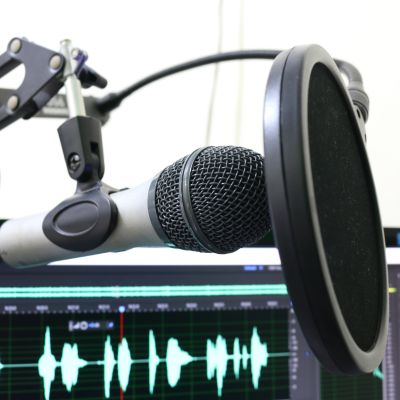 Dinamism și Energie în Studioul Radio Intens
